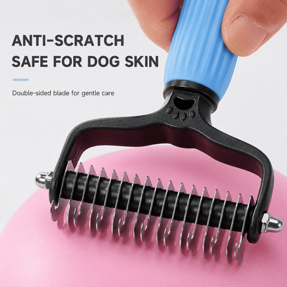 The anti-scratch double-sided blade of the Noblias detangling comb held above a pink surface to show the rounded curved teeth.