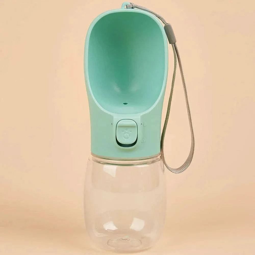 Noblias portable dog water bottle with built-in bowl, black 550ml for hydrating dogs on walks and outdoor adventures.