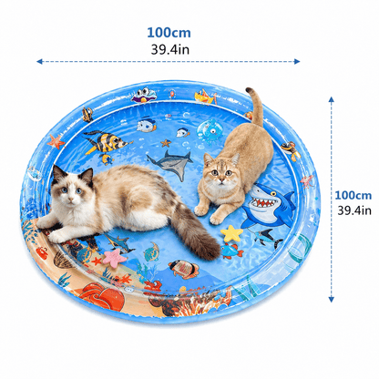 The round water sensory play mat with two cats on it and its diameter marked one hundred centimeters.